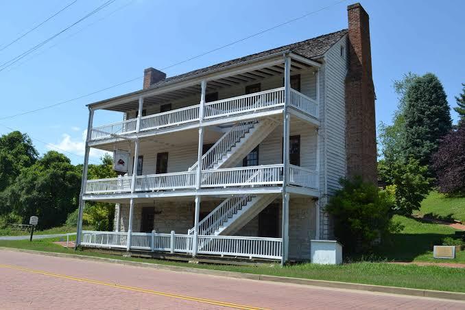 Netherland Inn Museum