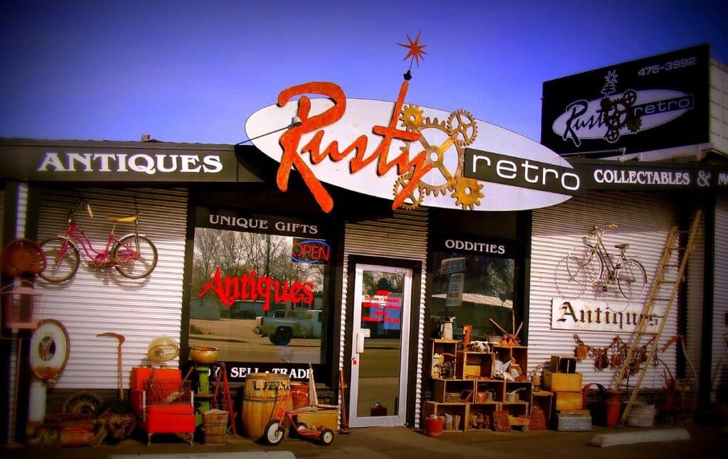 Rusty Retro Antiques & Oddities